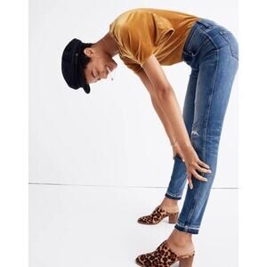Madewell 9” High Rise‎ Skinny Jeans Rip and Repair